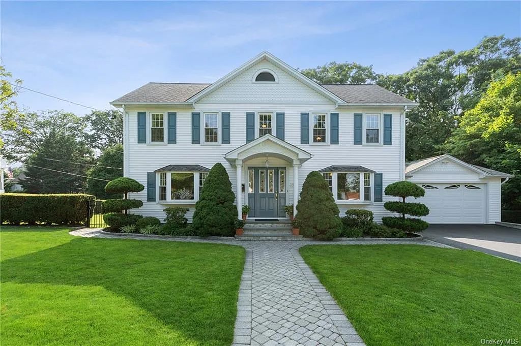 Magnolia — Pearl River, NY